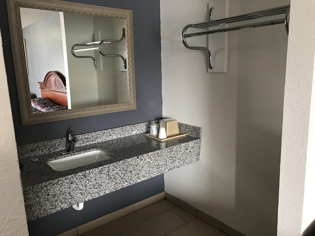 Sallisaw Inn Bagian luar foto